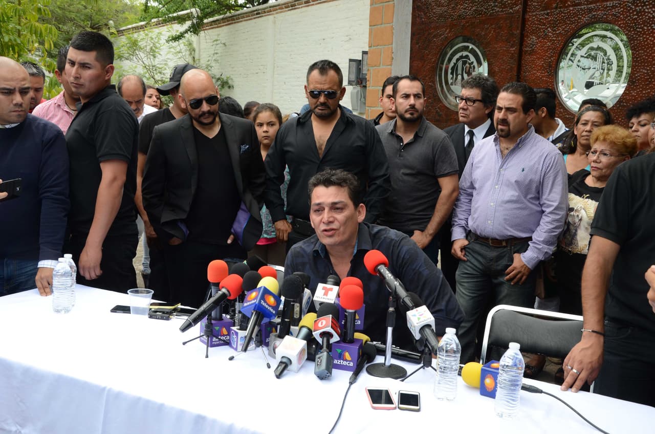 Reunido con los medios de comunicación, habló de lo mucho que admira a su padre, su ejemplo a seguir.