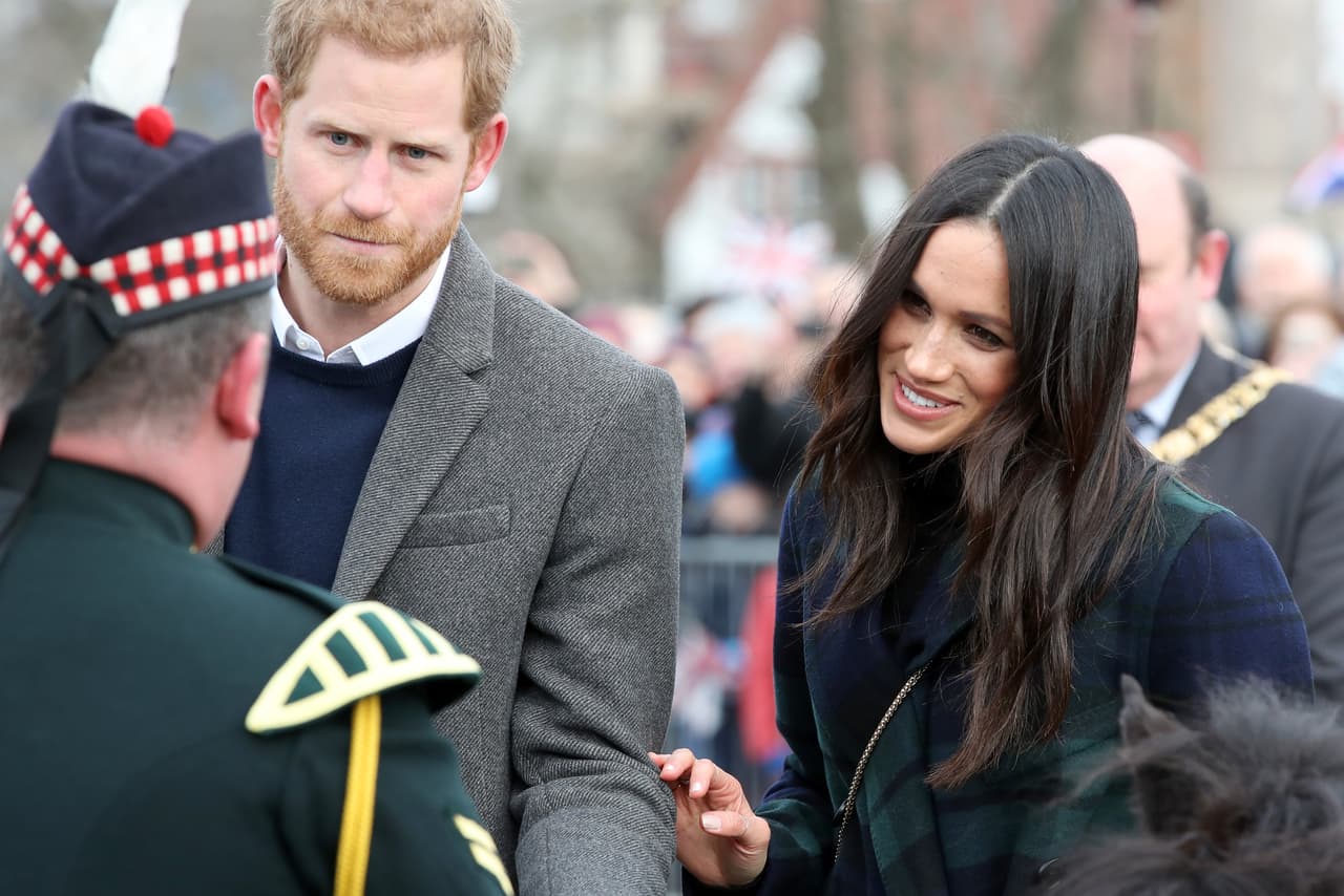 People publicó que con el contrato millonario que Harry y Meghan firmaron con Netflix para producir contenidos informativos,
<b> la pareja ya no recibe apoyo económico.</b>
<br>
