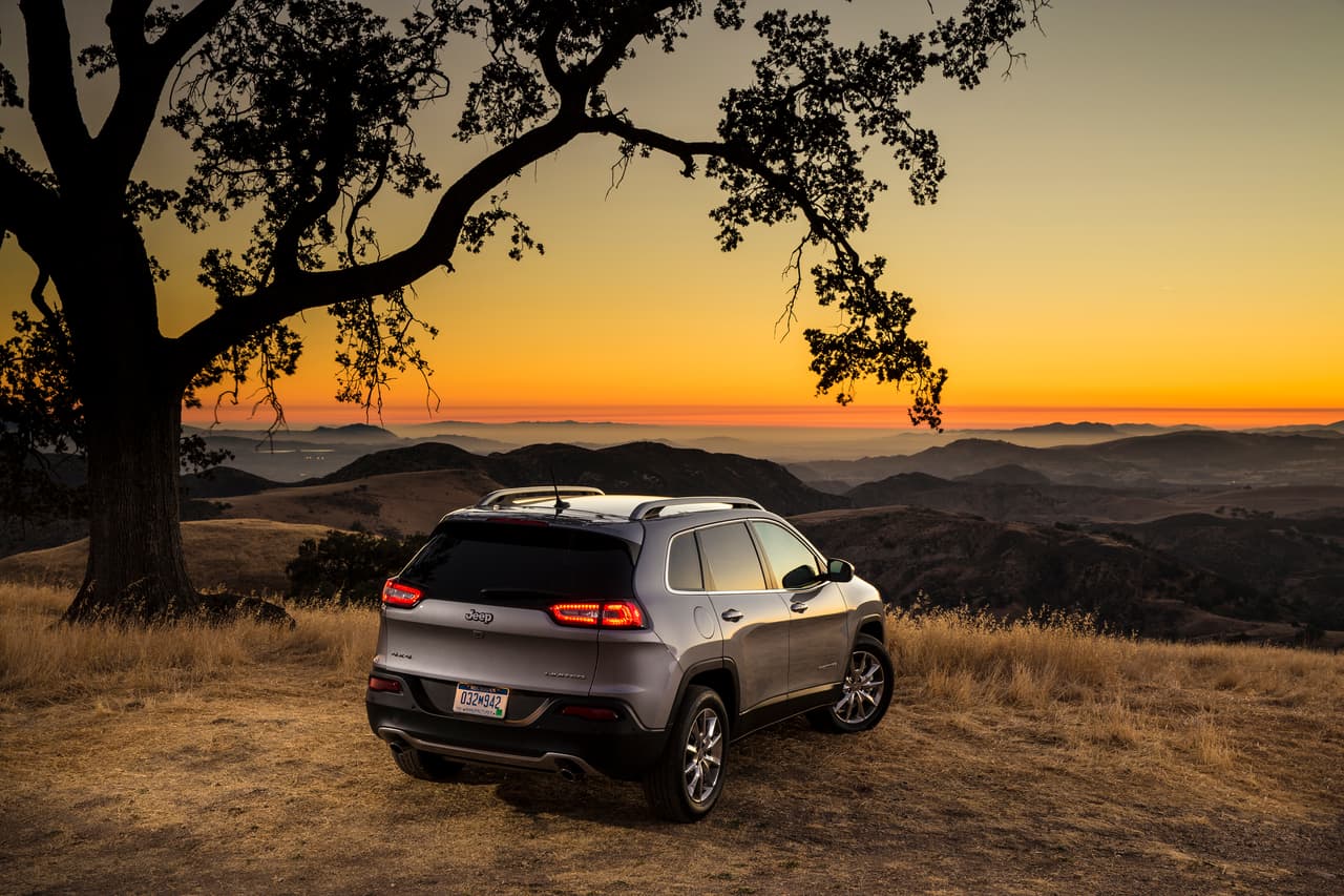 El motor 2.4 litros Multiair2 Tigershark de cuatro cilindros está disponible en la versión base del Jeep Cherokee 2018 y también para las opciones 
<b>Latitude, Latitude Plus, Limited, Overland 4x2 y Trailhwak.</b>