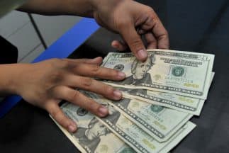 México recibe más de 20,000 millones de dólares anualmente en remesas.