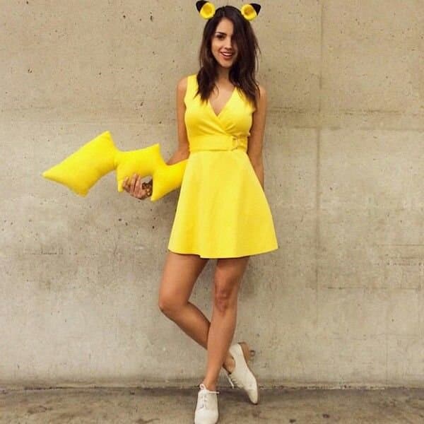 ¿Quién es ese dibujo animado?, es la misma 
<b><a href="http://www.univision.com/temas/eiza-gonzalez">Eiza González</a></b>, quien no dudó en ponerse un vestido amarillo, unas orejas y una cola, y transformarse en 'Pikachu', causando la ternura de propios y extraños.