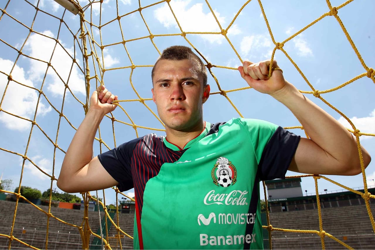 La esperanza rojiblanca en la zaga central era el 
<b>férreo Kristian Álvarez.</b>