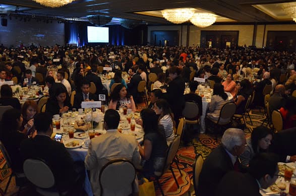 El Almuerzo Anual y Expo Empresarial de la Cámara de Comercio Hispana de Houston es el almuerzo de negocios más grande de Houston.
