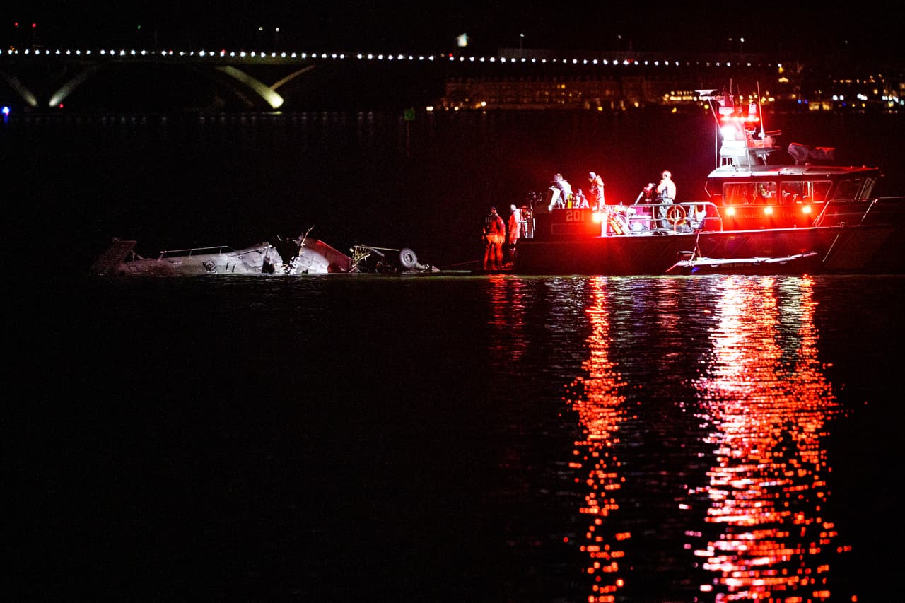 La FAA mantiene el incidente bajo investigación. Hasta el momento no se han reportado víctimas.