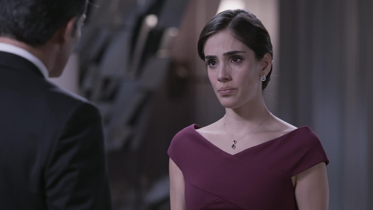 En agosto pasado, el columnista de espectáculos insistió en esta informacion, al hablar de que el papel de Fátima Molina en 'Te acuerdas de mí' estaba en riesgo. Kaffie señaló que mientras la productora había elegido a Rubio, la televisora de San Ángel optó por Sandra Echeverría, publicó en
<a href="https://heraldodemexico.com.mx/opinion/laura-bozzo-demanda-gabriel-soto-irina-baeva-hoy-vacaciones-conductoras-galilea-montijo-andrea-legarreta-fatima-molina-telenovela-te-acuerdas-de-mi-alex-kaffie/" target="_blank">El heraldo de México</a>' .