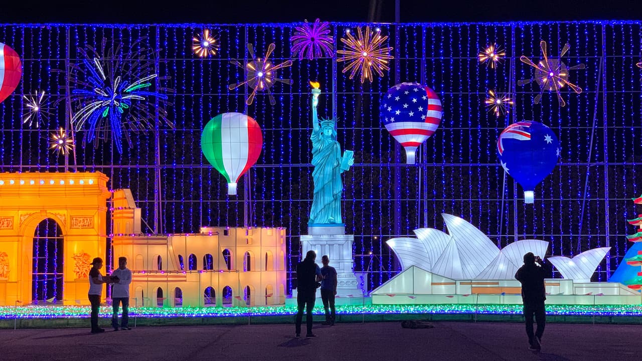 Podemos encontrar desde paisajes navideños hasta representaciones de monumentos históricos.