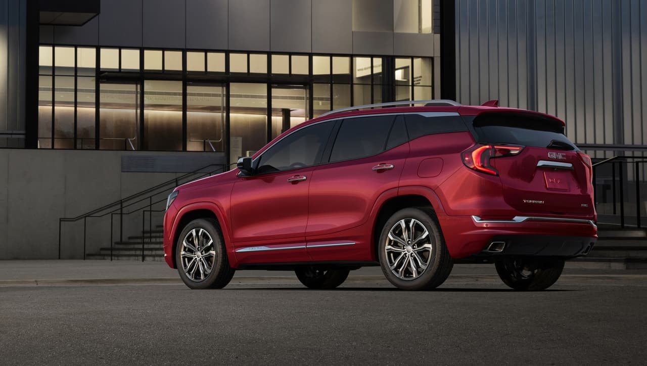 La nueva línea de la GMC Terrain 2018 saldrá a la venta en este verano en Estados Unidos, tanto las versiones SL, SLE y SLT como las Denali.