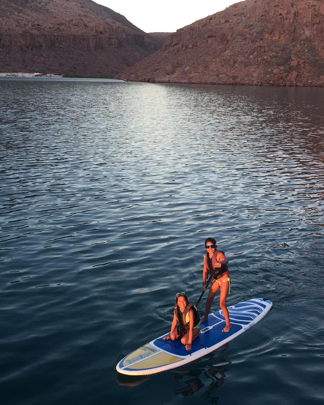 Karla se esfuerza no solo para verse bien, sino también para estar saludable y hacer más actividades con sus hijas adolescentes Antonella y Michaella.