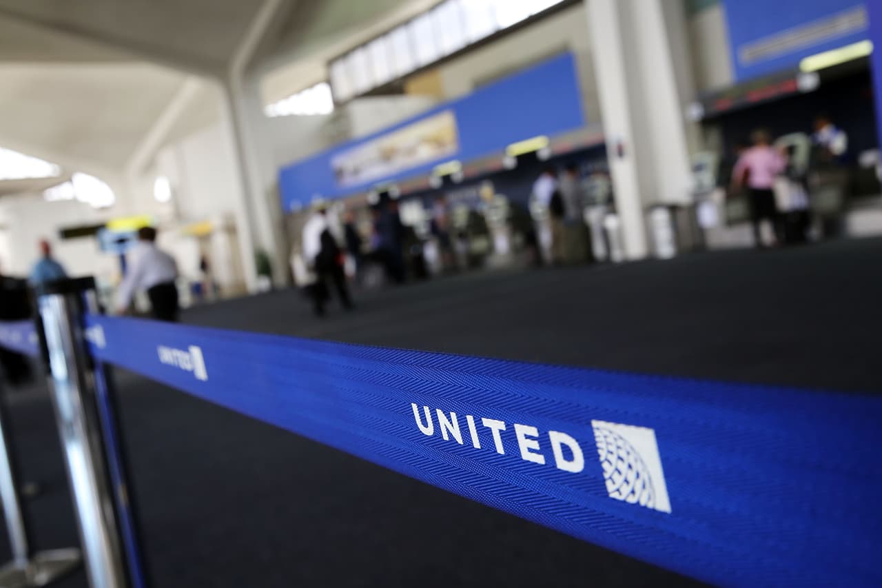 Aerolínea United anuncia que dejará de operar en aeropuerto JFK en octubre