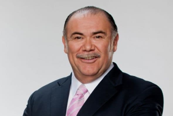 Qué tal el simpático de "Adriano Reyes" en la telenovela "Por Ella Soy Eva".