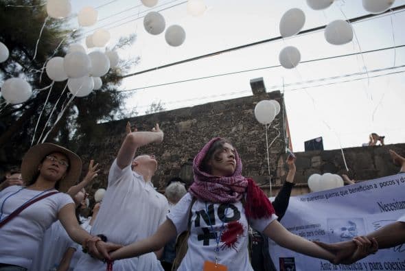 Javier Sicilia dio como plazo al gobierno el 13 de abril para castigar a los responsables del asesinato de su hijo. Y cuando se venció el plazo, el poeta convocó a una marcha nacional.
