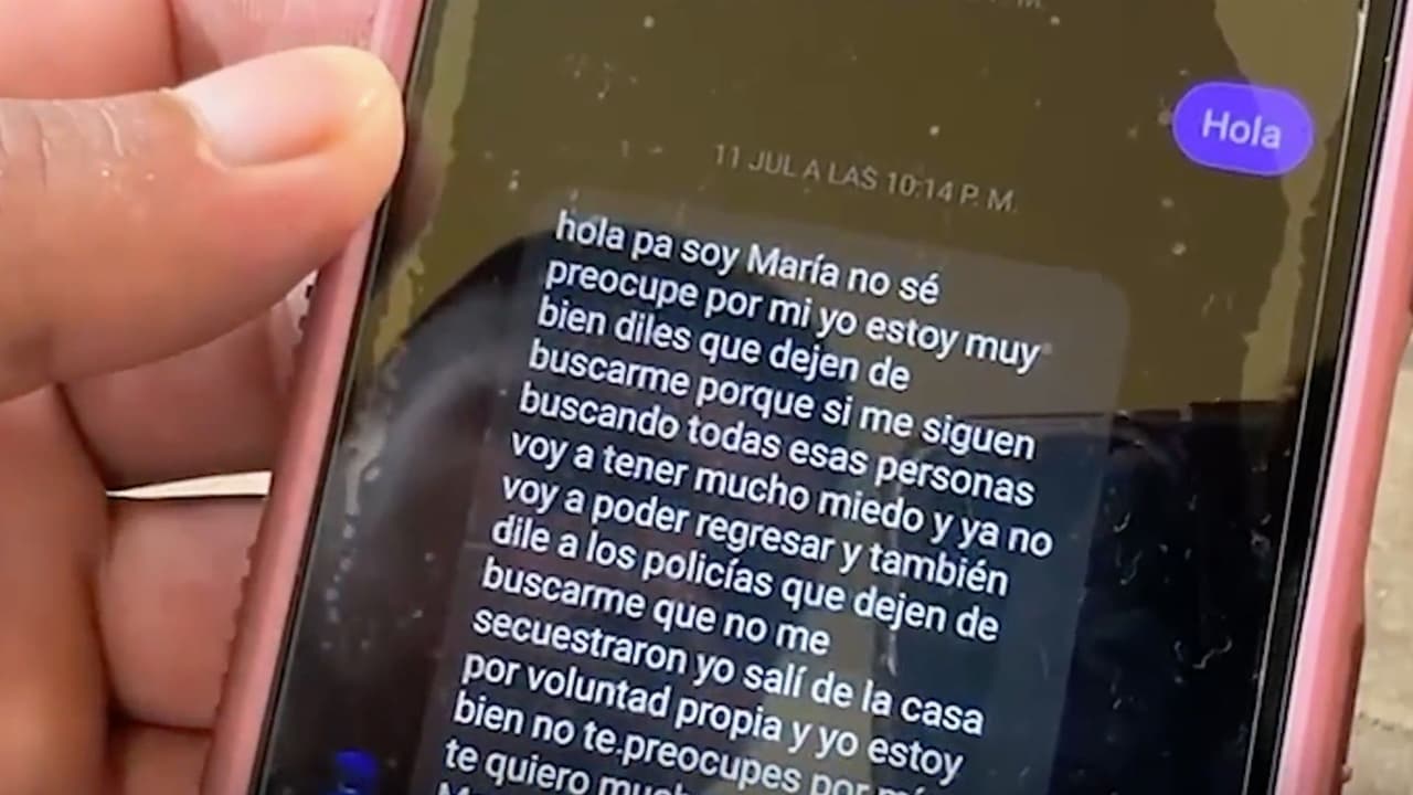 <h3 class="cms-H3-H3">11 de julio del 2024</h3>
<br>
<br>
<b>Llega <a href="https://www.univision.com/local/atlanta-wuvg/papa-maria-gomez-mensaje-facebook-nina-desaparecida-gainesville-ohio" target="_blank">un extraño mensaje por Facebook</a> al Papá de María.</b> Este mensaje decía: 
<i>“Hola, pa. Soy María. No sé preocupen por mí, yo estoy bien. Diles que dejen de buscarme porque si me siguen buscando todas esas personas voy a tener mucho miedo y ya no voy a poder regresar”, decía el texto.</i>
<br>“También dile a los policías que dejen de buscarme, que no me secuestraron. Yo salí de la casa por voluntad propia y yo estoy bien. No te preocupes por mí. Yo te quiero mucho. Atentamente: Mary Gómez”.
<br>
<br>El mensaje era de un perfil nuevo y aunque parecía falso fue la pista que llevó a agentes a dar con la niña.
<br>