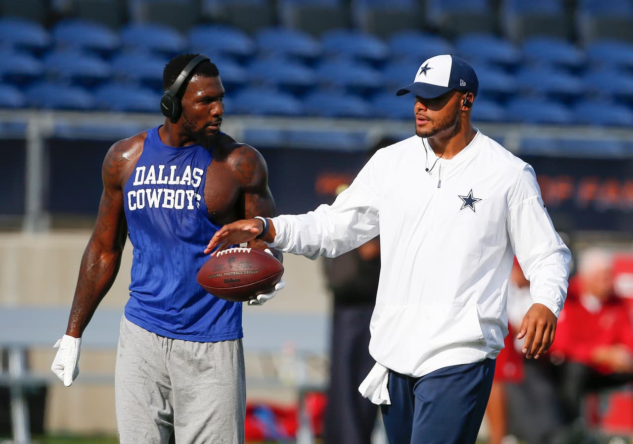 Los Dallas Cowboys y los Arizona Cardinals abrieron oficialmente esta noche la temporada de la NFL enfrentándose en el Partido del Salón de la Fama en el Tom Benson Stadium de Canton, Ohio en medio de un gran ambiente y los elegidos a ingresar en la Clase 2017.