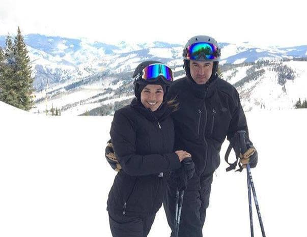 Karla suele ser muy discreta respecto a su vida personal, pero de vez en cuando sorprende a sus seguidores de las plataformas digitales y les muestra un poco del romance que tiene con Emerson Peraza.