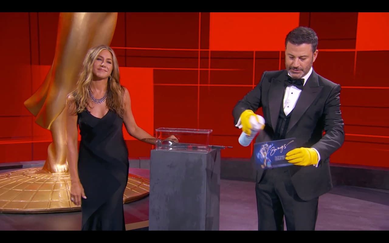 Fue de las pocas famosas que estuvieron en el estudio, eso sí, lo hizo con todas las medidas para prevenir el covid-19 y con mucha elegancia.