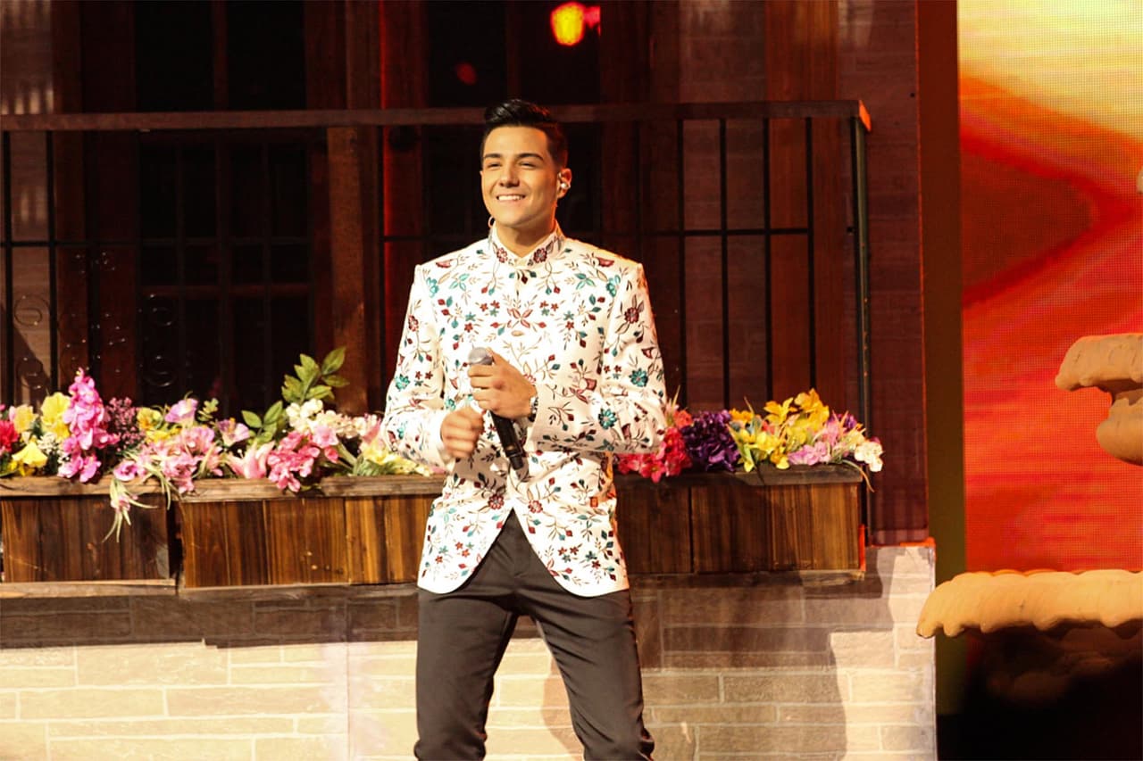 Luis se ha empeñado en dignificar el género y modernizarlo de gran manera. "En esta época la nueva imagen del cantante de regional debe ser diferente, sobre todo porque la gente está volteando a otras corrientes musicales y es muy importante dignificar y darle presencia al cantante grupero".