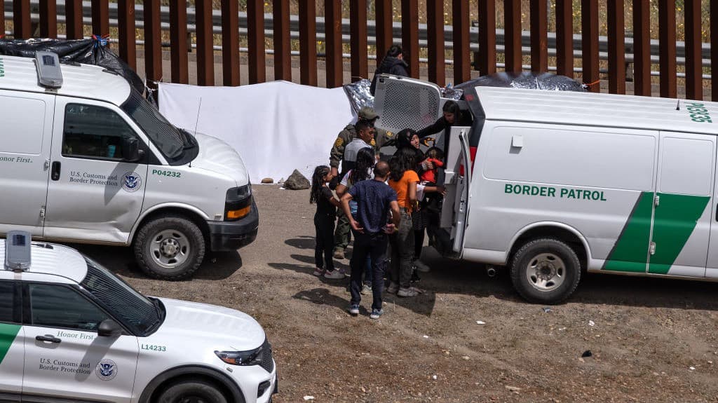 Gobierno Biden anuncia cambios en la política de asilo tras el fin del Título 42: conoce de qué se trata