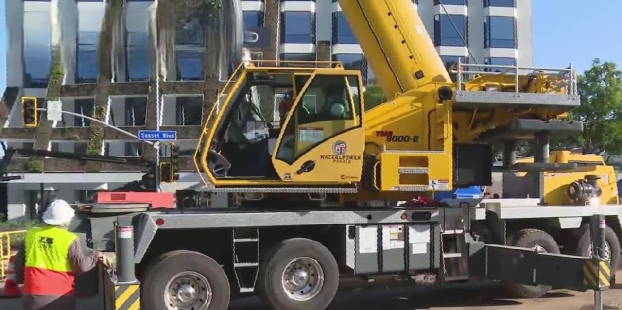 Rotura de tubería en West Hollywood expone el deterioro de estas instalaciones: así avanza la reparación
