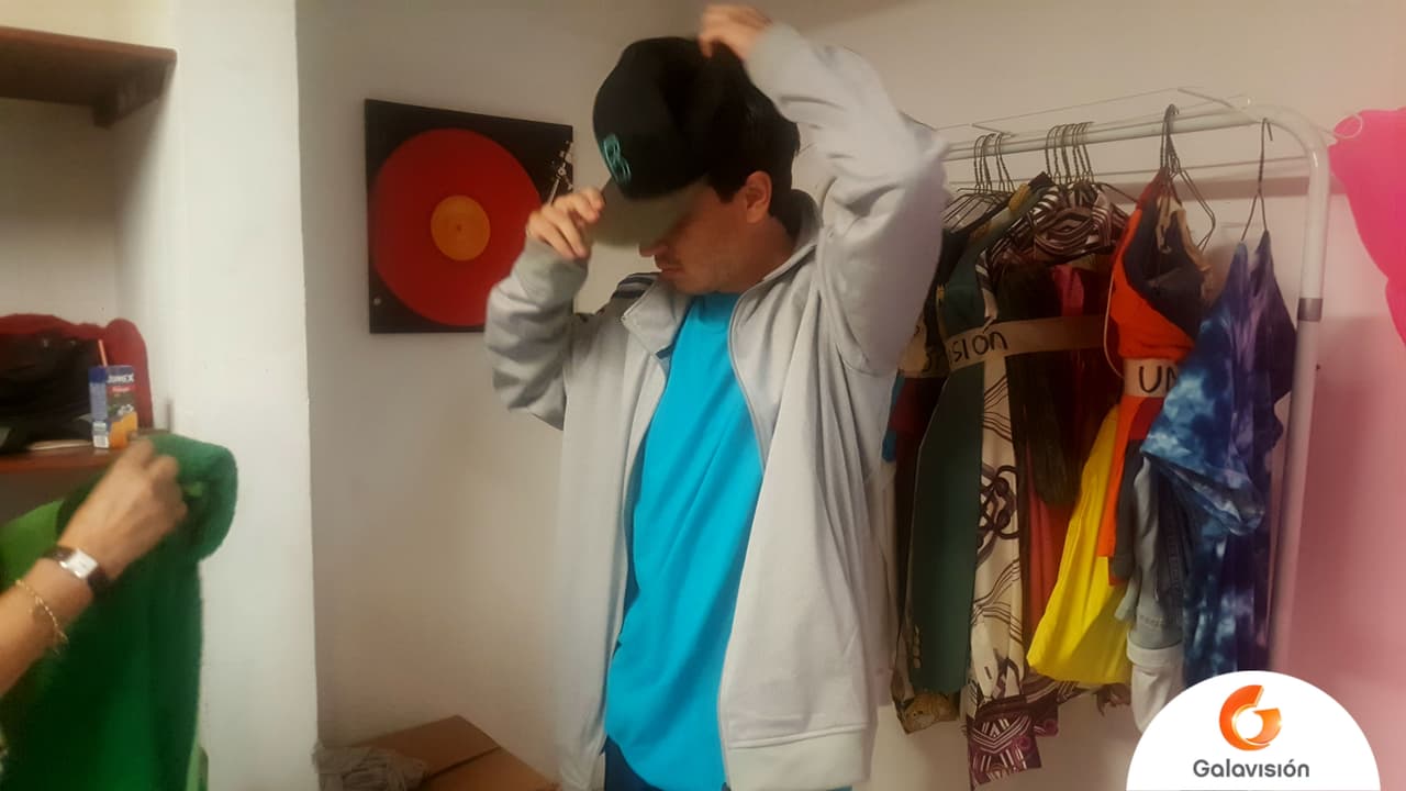 José MIguel Pérez en vestuario para dar vida al cousin Mike.