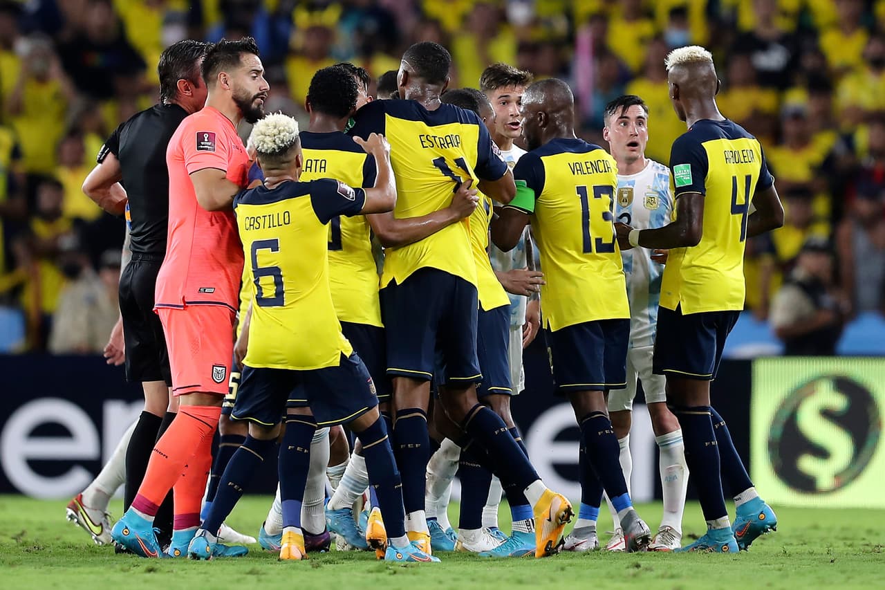 Enner Valencia lo empató sobre el final. Falló un penal dudoso pero en el rebote puso el 1-1 definitivo.