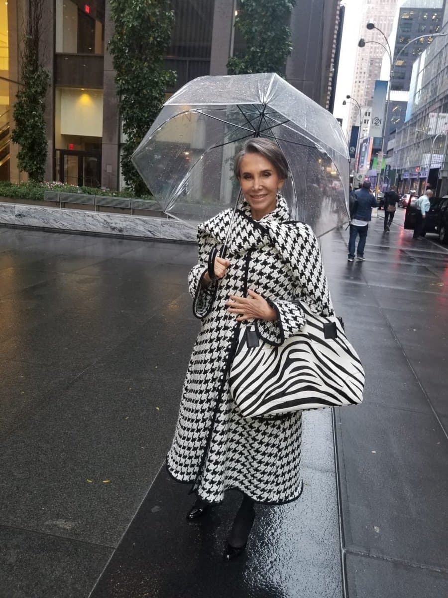 “El director nos daba libertad, como Roberto lo hacía, sin dejar de decir, ‘esto no, tienes que decirlo así, por tal razón’, pero siempre había buen humor y cordialidad en el set”, aseguró.