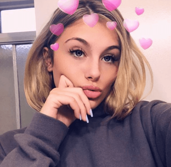 Aunque el romance entre Mollie y Luis Miguel aún no es oficial, se les ha visto asistir juntos a eventos en la Ciudad de México, Miami, Nueva York y Las Vegas, entre otros lugares.