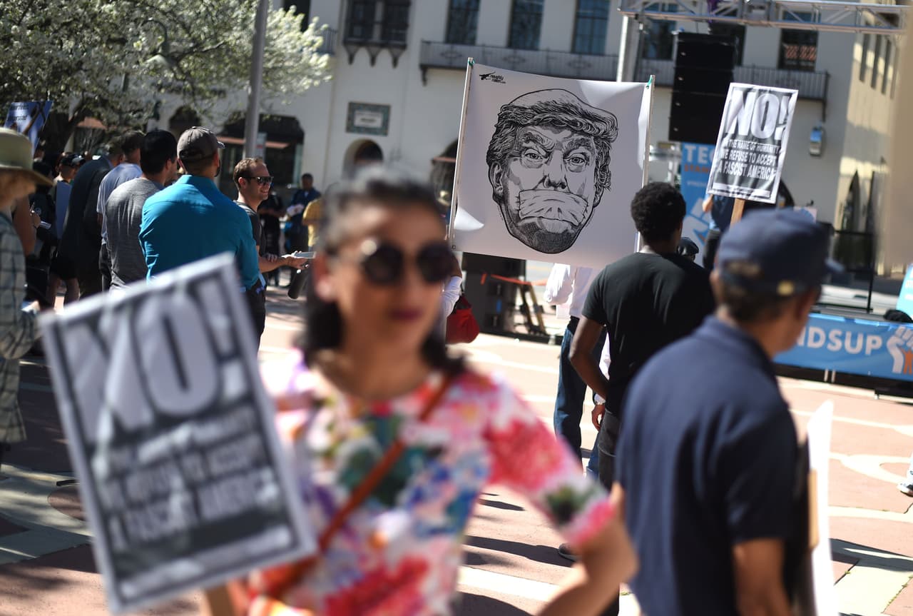 Residentes fronterizos se manifestarán contra Trump y la supremacía blanca 