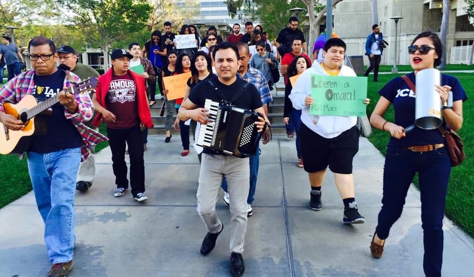 Los jornaleros que ponen música al drama de la crisis migratoria