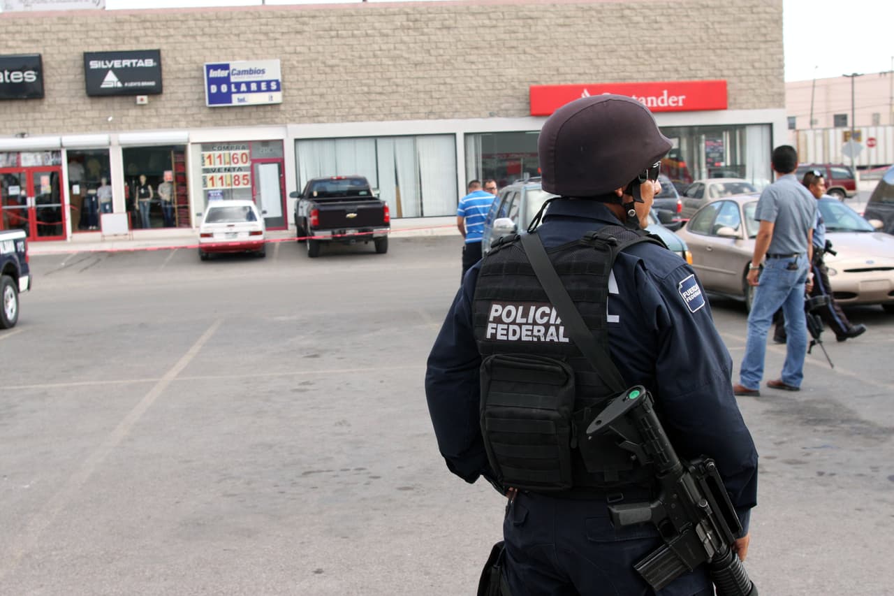 Ella pidió un servicio de transporte Uber para dirigirse a un spa, cuando un hombre la golpeó y le disparó seis veces en el rostro.