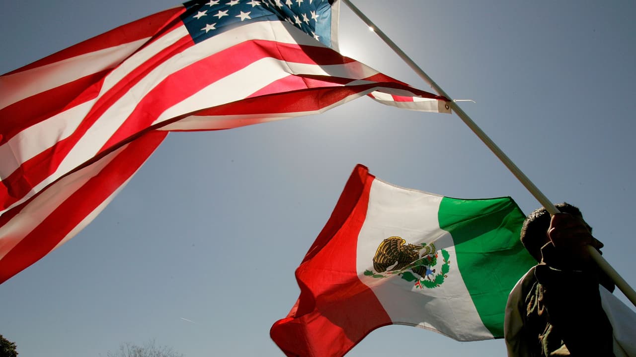 Economía, inmigración y cierre de gobierno: temas clave de reciente encuesta publicada por UnidosUS