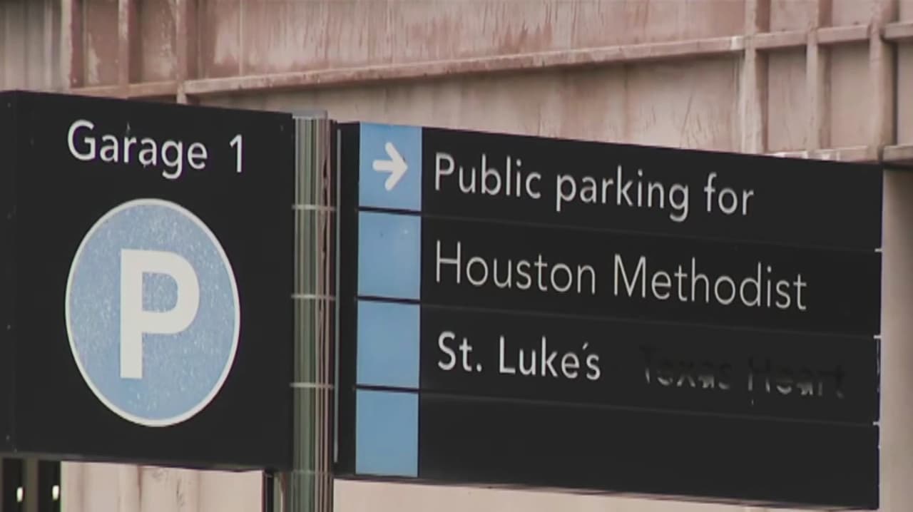 Empleada del Houston Methodist es apuñalada en el estacionamiento del Texas Medical Center