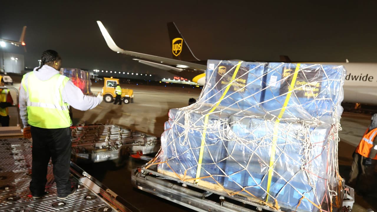 Envían 1.8 millones de mascarillas respiratorias desde EEUU a China por coronavirus