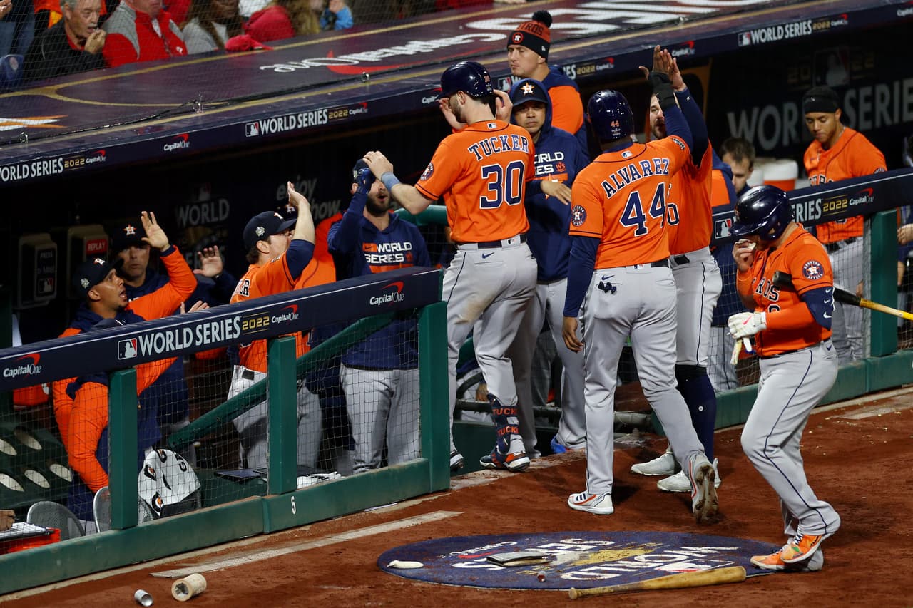 <b>Kyle Tucker</b> bateó un elevado de sacrificio que hizo a Álvarez anotar y poner la cuarta carrera.