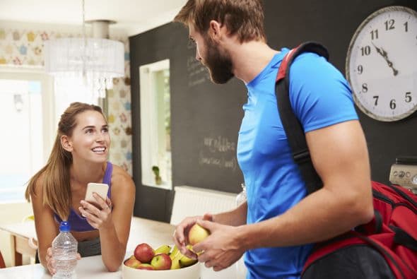 Es natural que con la edad y la vida de casados, el cuerpo cambie, aparezcan libras de más, arrugas y otras cosas que no te hacen ver como quisieras, pero es responsabilidad de los dos mantenerse en forma y atractivos.