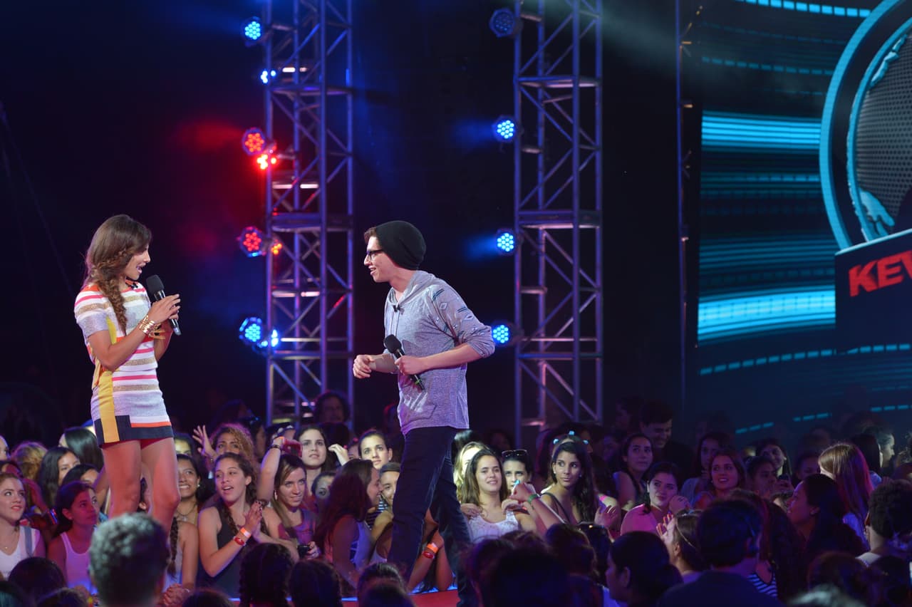 Kevin logró el 78% de los votos y la ovación de las fans que corearon junto a él "All of me" de John Legend. Este chico logró su misión: ser único y diferente.