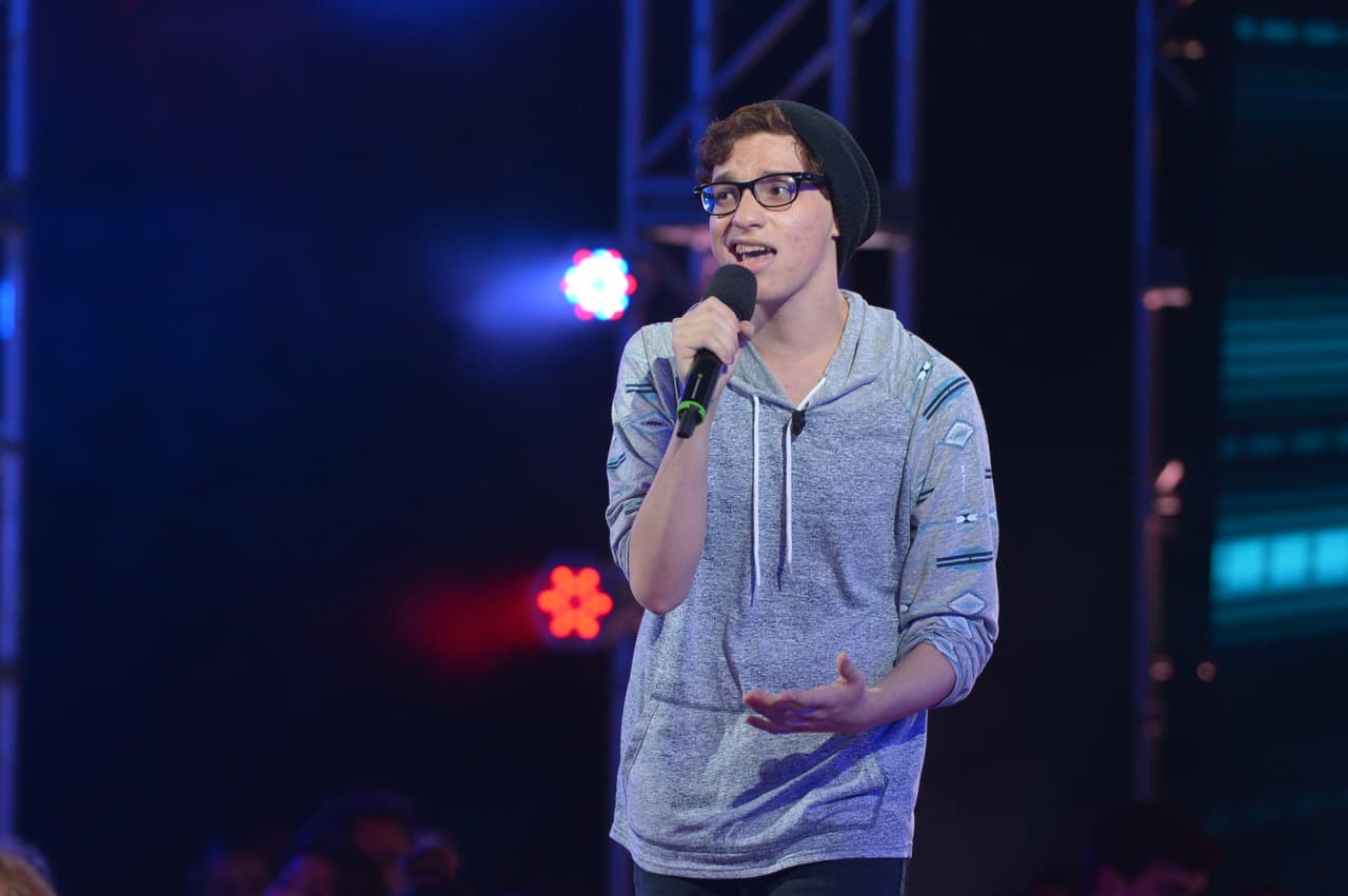 Kevin logró el 78% de los votos y la ovación de las fans que corearon junto a él "All of me" de John Legend. Este chico logró su misión: ser único y diferente.