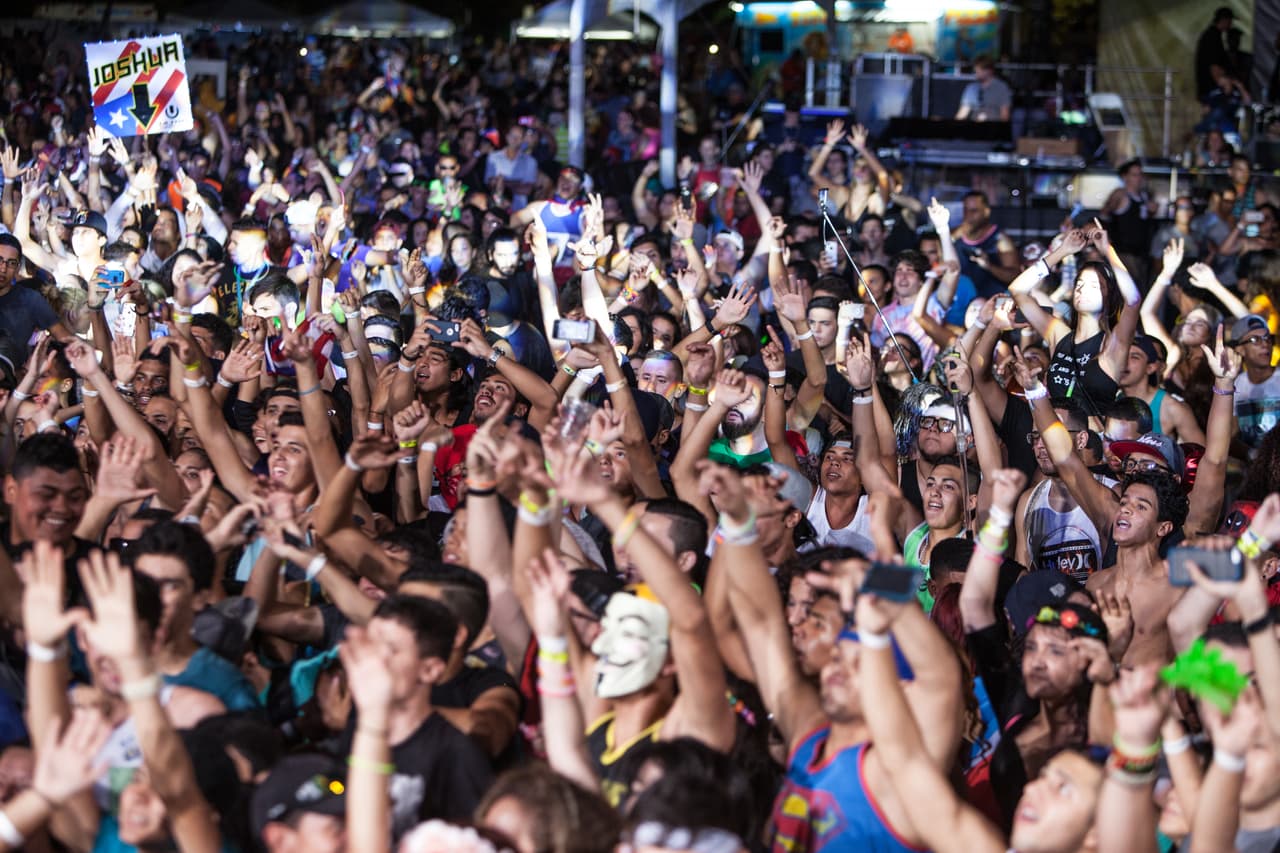 El famoso festival de música electrónica Road to Ultra debutó exitosamente en la isla, el pasado sábado 2 de octubre, convirtiendo el Distrito de Convenciones de San Juan en una enorme pista de baile.