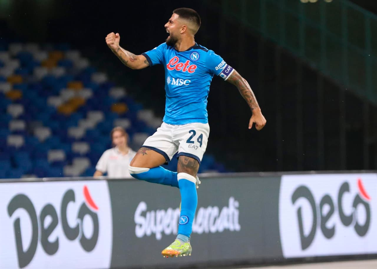 Con anotaciones de Victor Osimhen (11') y Lorenzo Insigne de penalti (57'), el Napoli se impone ante Cagliari 2-0 durante la Jornada 6 en la Serie A. Hirving Lozano jugó los 20 últimos minutos del encuentro y la escuadra 'Azzurra' sigue super líder de la tabla.
