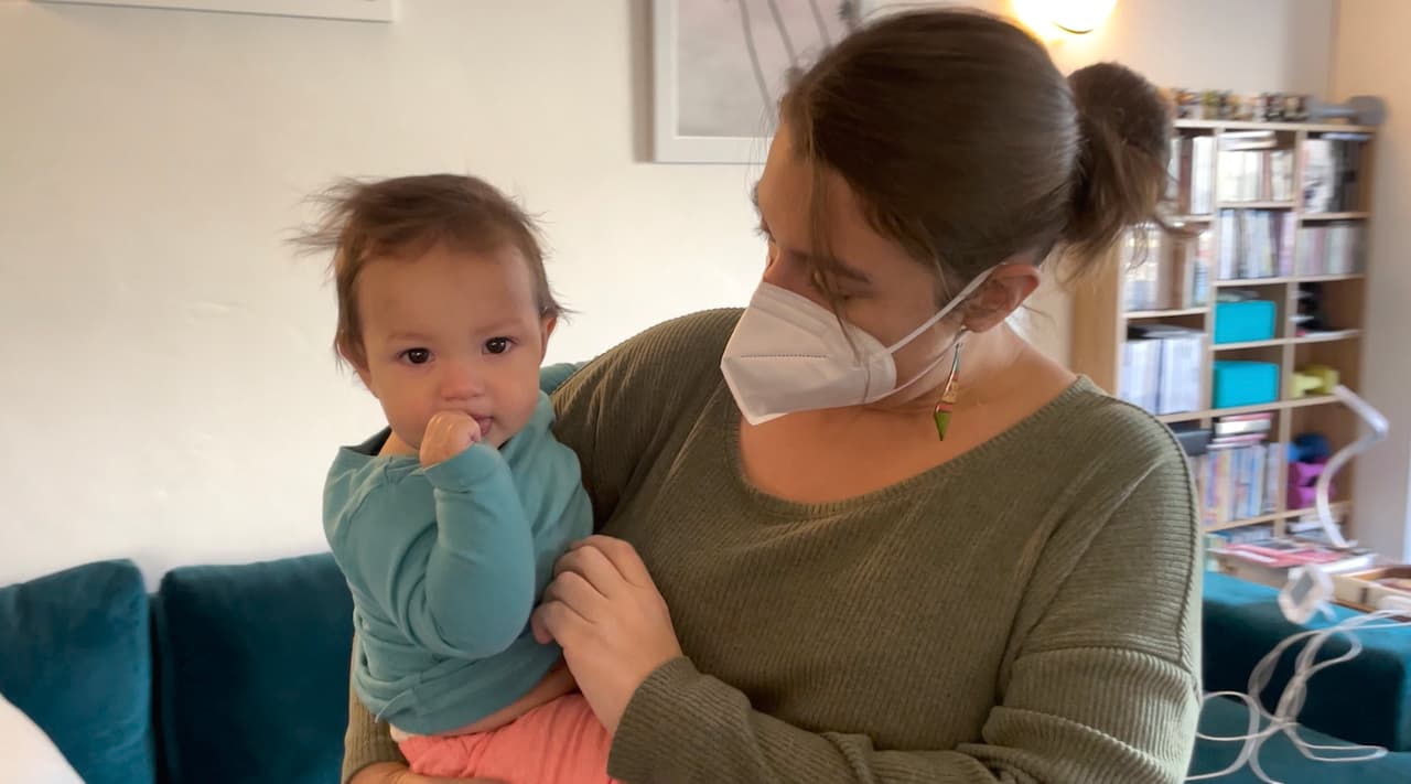 "Toca jugar al bingo, o es Covid o RSV" dice padre de Los Ángeles preocupado luego que dos de sus hijos dan positivo al Virus Respiratorio Sincitial 