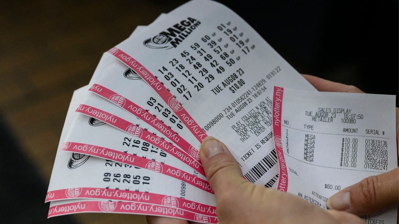 Gasolinera de California vende los dos boletos ganadores del Mega Millions por casi $400 millones