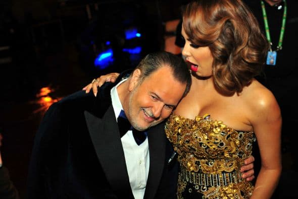 OMG! Descubrimos que 'El Bombón Asesino' se pone muy bella para los galanes. El afortunado que se dio un agasajo, fue Raúl...