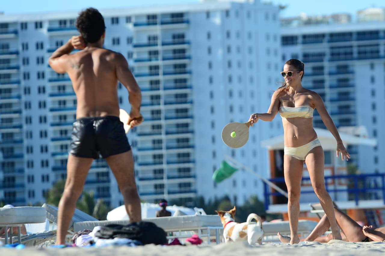 Tras dos embarazos sigue luciendo bellísima.