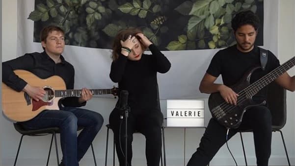 José Alberto Castro anunció que su hija Fernanda Castro compuso e interpreta un tema para su nueva telenovela 
<b><a href="https://www.univision.com/famosos/asi-fue-la-presentacion-de-medicos-linea-de-vida-serie-protagonizada-por-livia-brito-y-daniel-arenas-fotos" target="_blank">'Médicos, línea de vida'</a></b>.