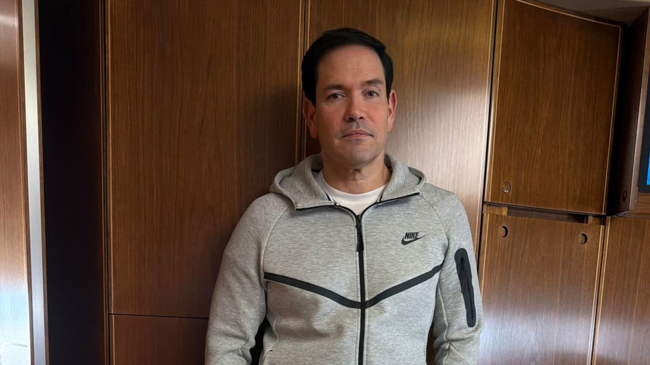 Casa Blanca difunde foto de Marco Rubio con ropa deportiva parecida a la de Nicolás Maduro