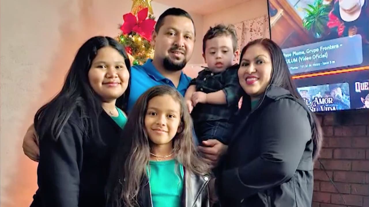 Niña hondureña pide de Navidad que su papá, detenido por ICE, vuelva a casa