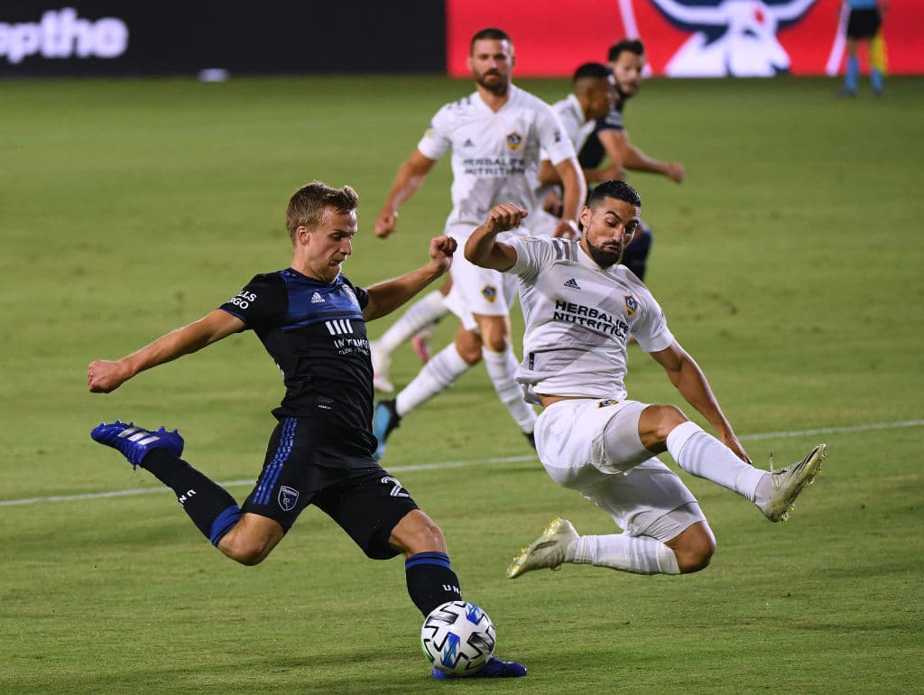Qazaishvili (11’) abrió el marcador para los de Almeyda y Daniel Steres (33’) emparejó los cartones. Cade Cowell (59’) regresaba la ventaja para San José Earthquakes, pero Cristian Pavón (72’) acertó un penal para empatar nuevamente el partido. Finalmente, Lletget (82’) liquidó el duelo en la recta final. Jonathan dos Santos tuvo minutos de juego.