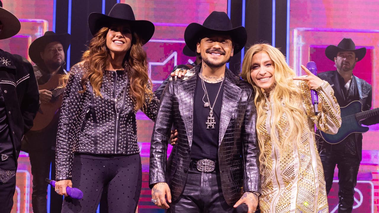 Juego de Voces 2025 rinde homenaje a Christian Nodal y así cantaron 'leyendas' y 'estrellas' sus temas