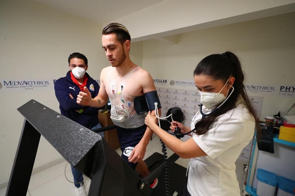 De cara a la pretemporada, jugadores de Chivas se sometieron a pruebas físicas y de COVID-19 para iniciar su preparación al Torneo Guard1anes 2020.