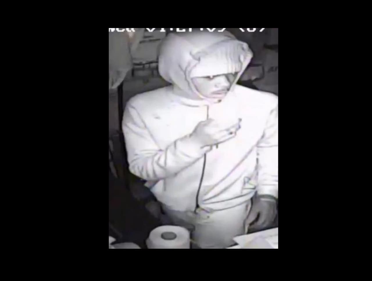 NYPD revela video de ladrones en serie de restaurantes en Manhattan