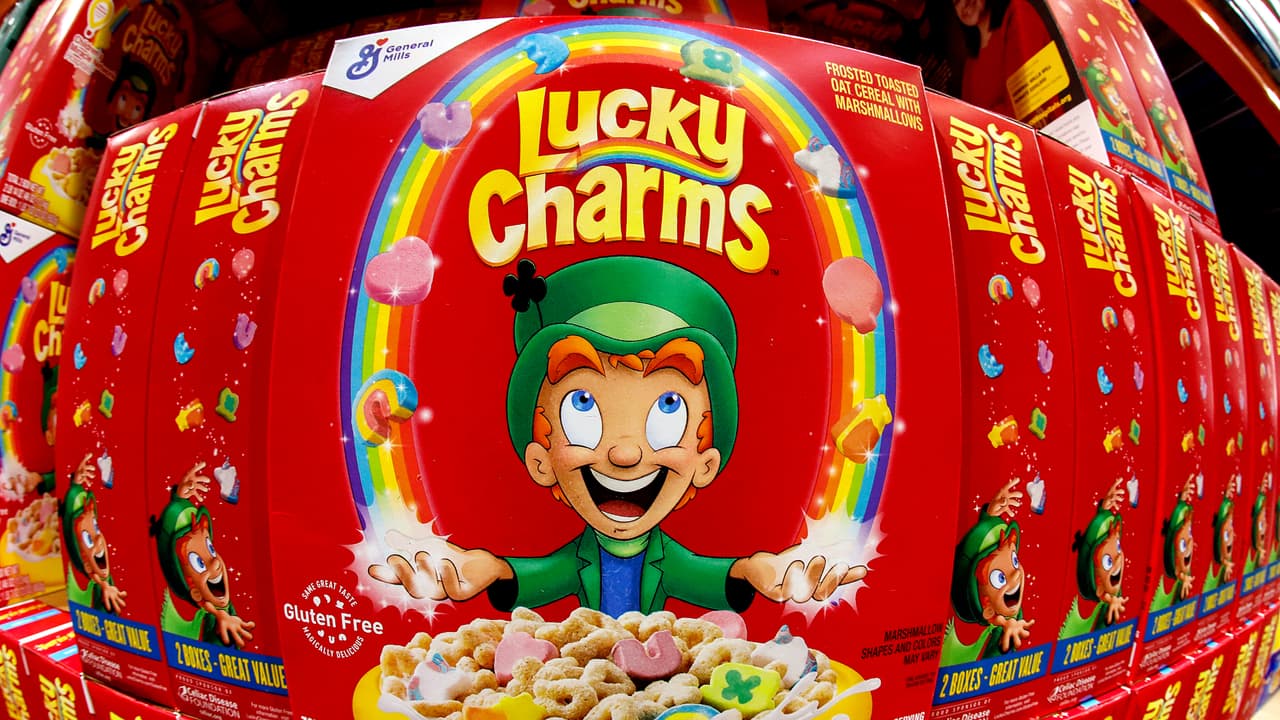 <b>En video: Lucky Charms está bajo la lupa de la FDA: ¿por qué autoridades de salud investigan el cereal?</b>
<br>